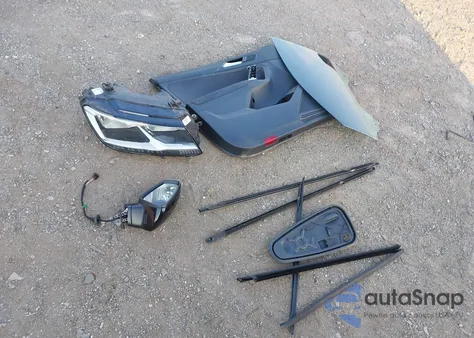 2018 Volkswagen Tiguan 2.0T Se/2.0T Sel z USA, uszkodzony, nr VIN 3VV2B7AX5JM208253